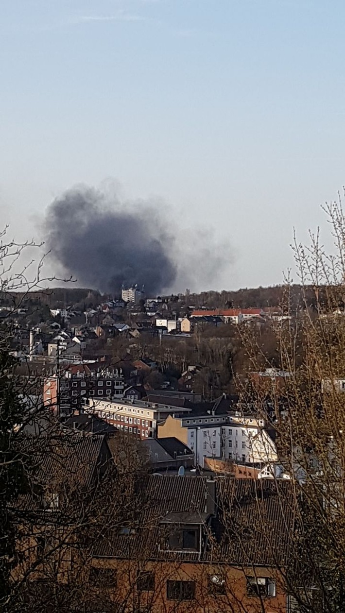 FW-Stolberg: Großbrand in Recyclinghof / Abfallsortieranlage