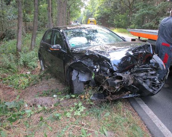 POL-ROW: ++ Sechs Menschen bei Unfall auf der L 130 verletzt ++ Limonadendiebe bleiben ohne Beute ++