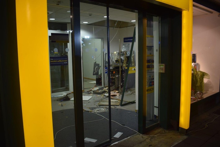 POL-NI: Geldautomatensprengung Bückeburg
