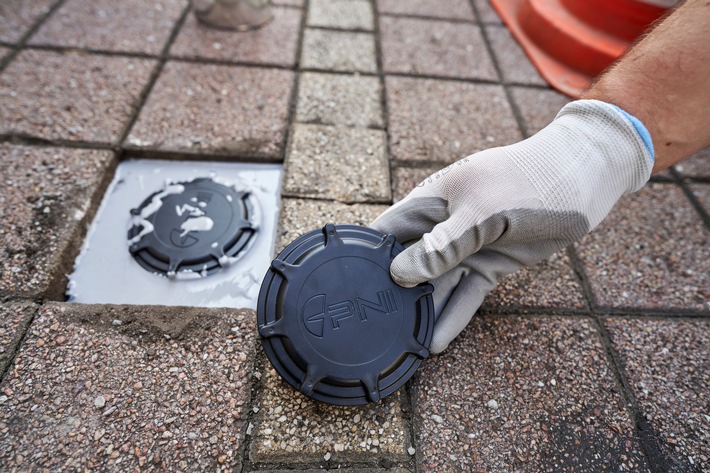 Verlegung LoRaWAN Bodensensor Klimastraße.jpg