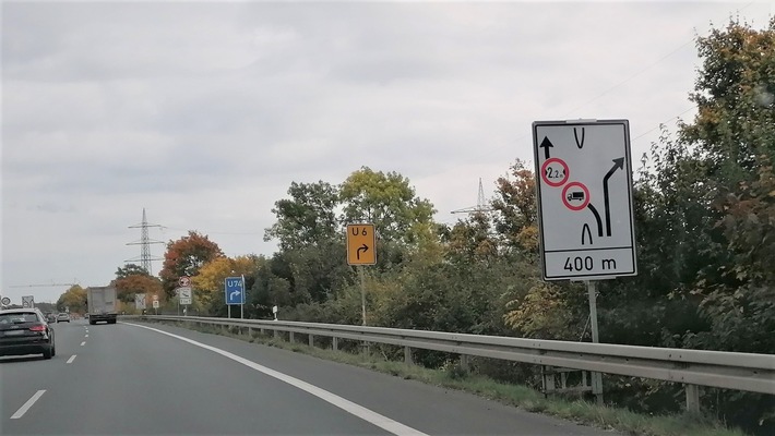 POL-PB: Zahlreiche Verkehrsverstöße von Lkw-Fahrern - Aktuelle Verbotsschilder in B64-Baustelle werden häufig missachtet