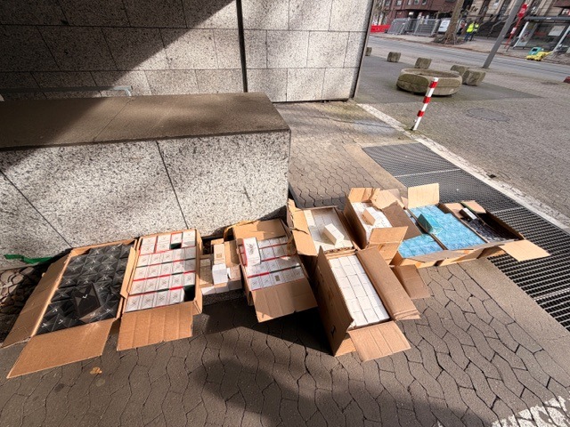 POL-KR: Foto zur Pressemitteilung "Verdacht auf gefälschte Ware"