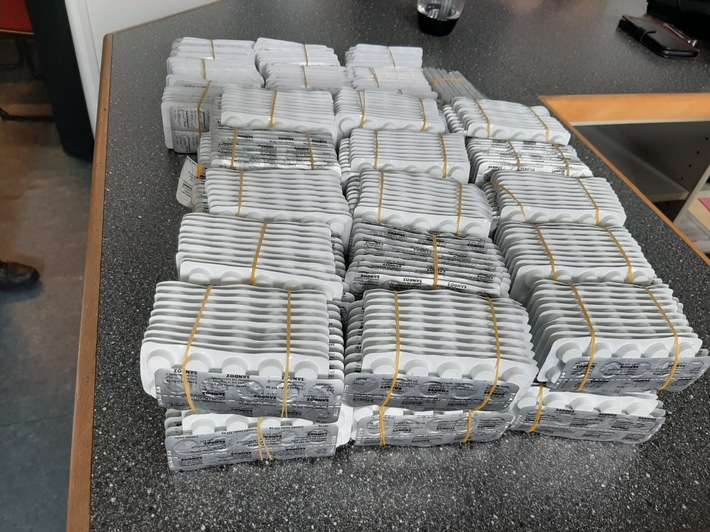 BPOL NRW: Bundespolizei beschlagnahmt rund 8000 verschreibungspflichtige Tabletten