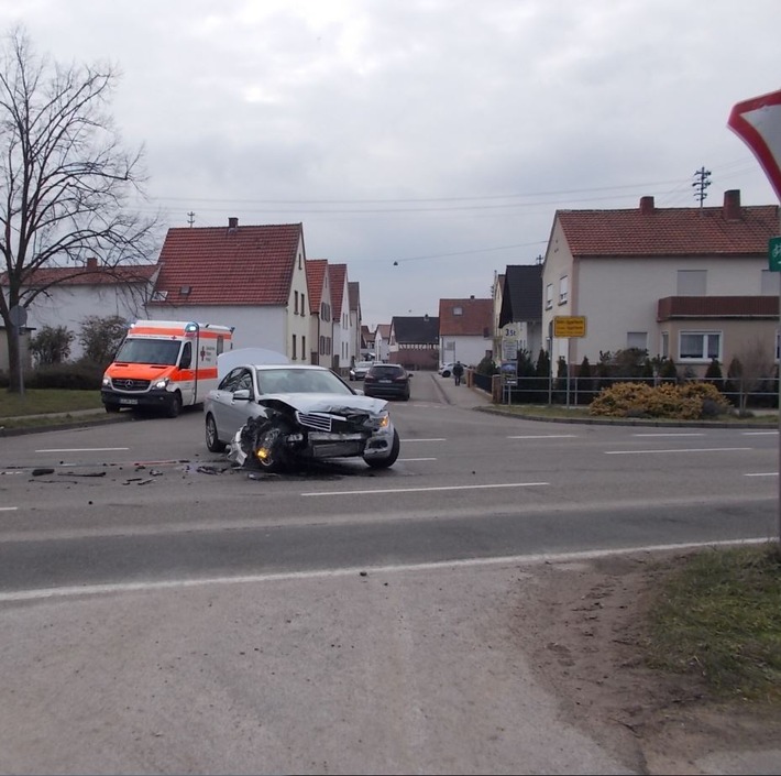 POL-PDLU: (Böhl-Iggelheim) Unfall mit hohem Sachschaden