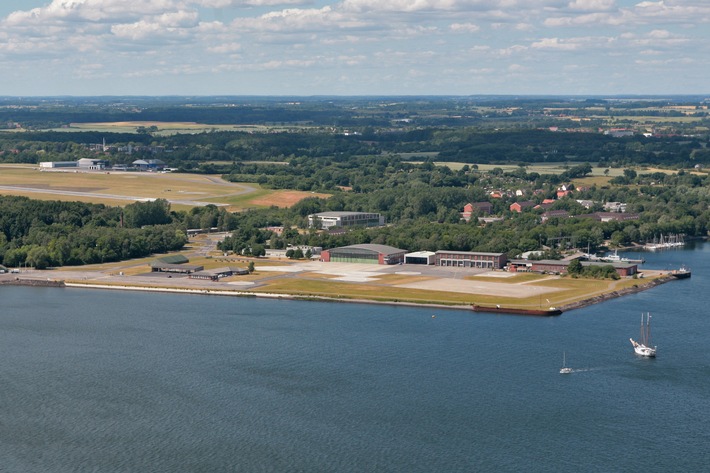 Marine - Pressemeldung/ Pressetermin: Kommandoübergabe bei den Marinefliegern in Kiel-Holtenau (mit Bild)