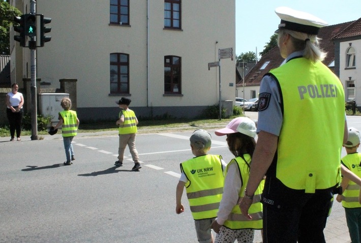 POL-KLE: Schreiben, Rechnen, Straßenverkehr / Vorschulkinder machen wertvolle Erfahrungen