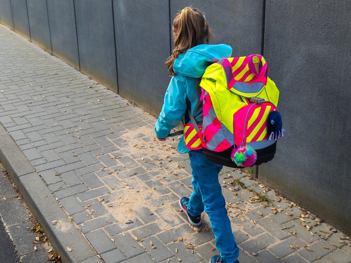 POL-WE: Schule beginnt! - Die Polizei appelliert an alle Verkehrsteilnehmer: Besondere Vorsicht zum neuen Schuljahr!