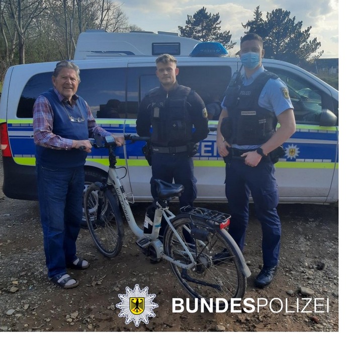 BPOL NRW: Fahndungstreffer: E-Bike - Bundespolizei übergibt teures Diebesgut an Eigentümer