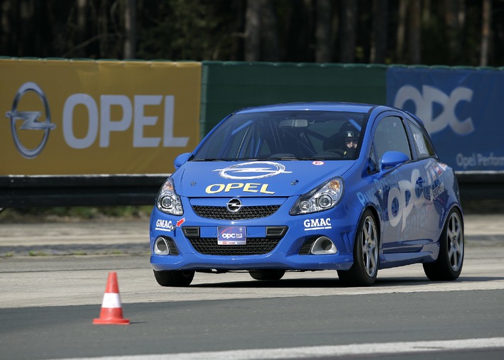 &quot;OPC Race Camp&quot;: Erster Showdown auf dem Nürburgring