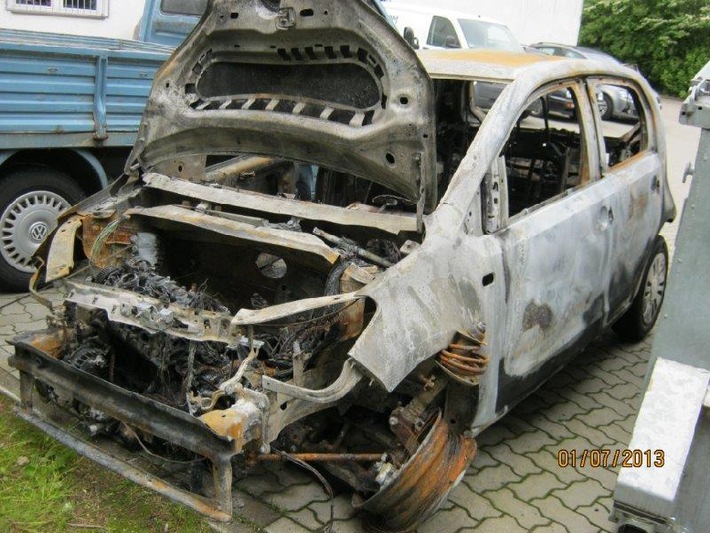 POL-FL: Süderbrarup - Nachtragsmeldung : Fahrzeug in Brand gesetzt - 1000 Euro Belohnung