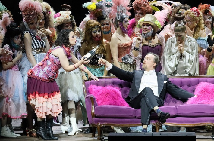 Das Festtagsprogramm 2025: bildstarke Naturdokus, stimmungsvolle Konzerte und große Legenden der Leinwand ab 19.12. auf arte.tv und auf ARTE