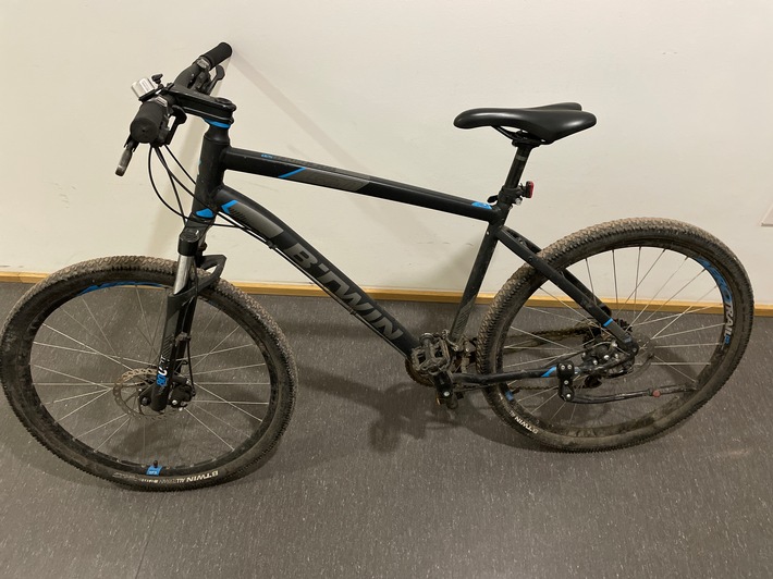 POL-DA: Darmstadt: Bei Polizeikontrollen sichergestellt / Wem gehören die Fahrräder