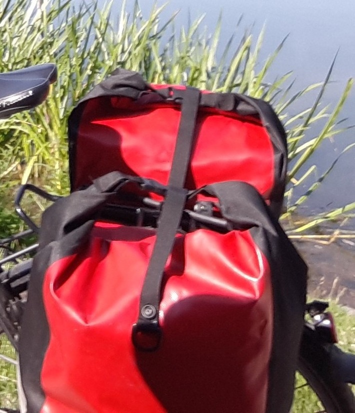 POL-GÖ: (553/2019) Gewaltverbrechen in Göttingen-Grone - Fluchtweg führte Frank N. über den Göttinger Stadtfriedhof, MOKO "Zollstock" sucht rote Fahrradtasche