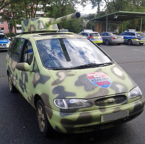 POL-DA: Darmstadt / A 672: Kontrolle eines Britischer "Panzers" / Rallye-Traum endet