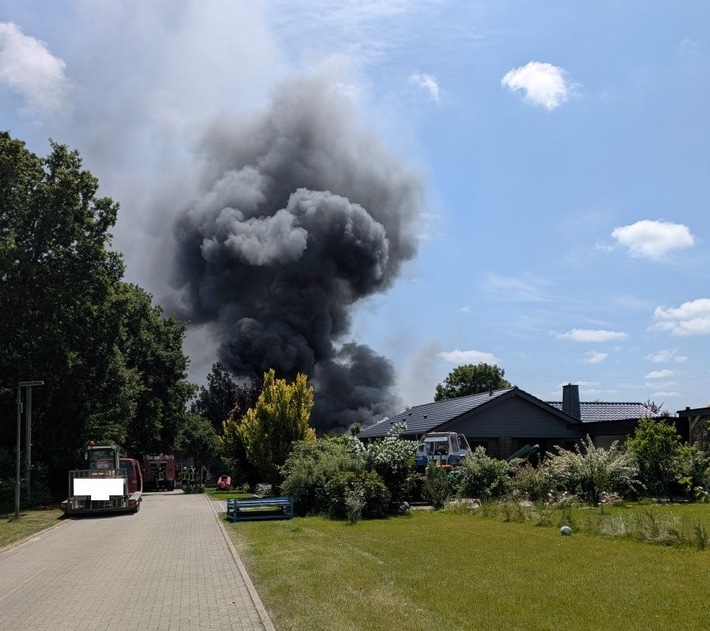 POL-CUX: Garagenbrand in Wanhöden (Foto im Anhang)