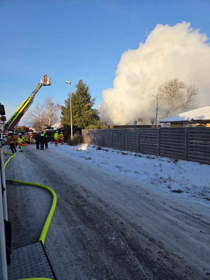 FW Minden: Todesopfer bei Brand eines Wohnhauses in Minden