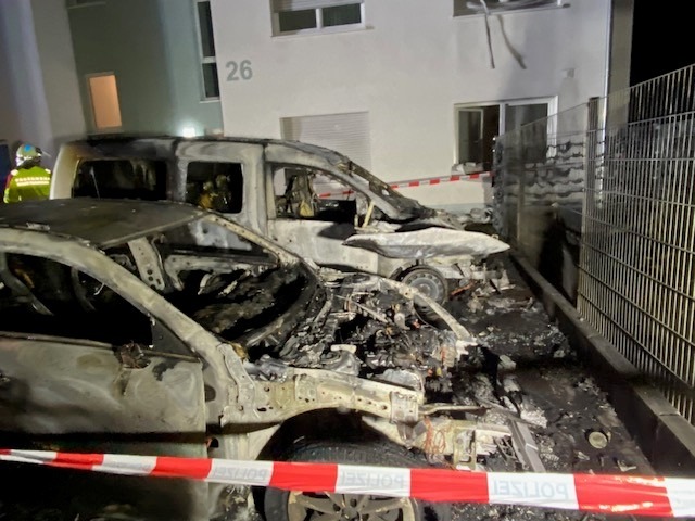 FW Paderborn: Einsatzreicher Jahreswechsel 2025/26 für die Feuerwehr Paderborn - zwei größere Einsatzlagen in der Neujahrsnacht