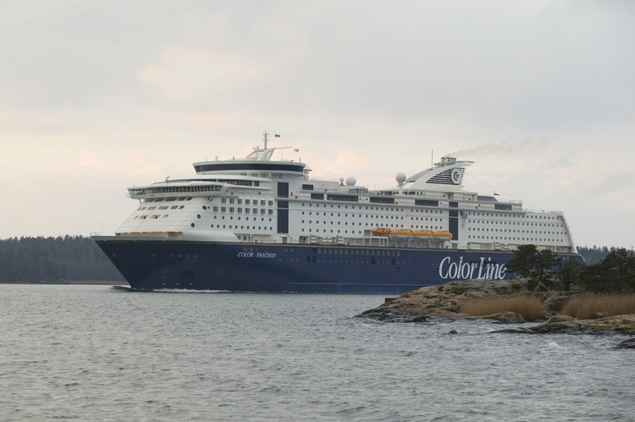 M/S Color Fantasy - Der neue Kreuzfahrtkatalog 2005/06 ist da / Neu: Mit dem Fahrrad auf Entdeckertour durch Oslo