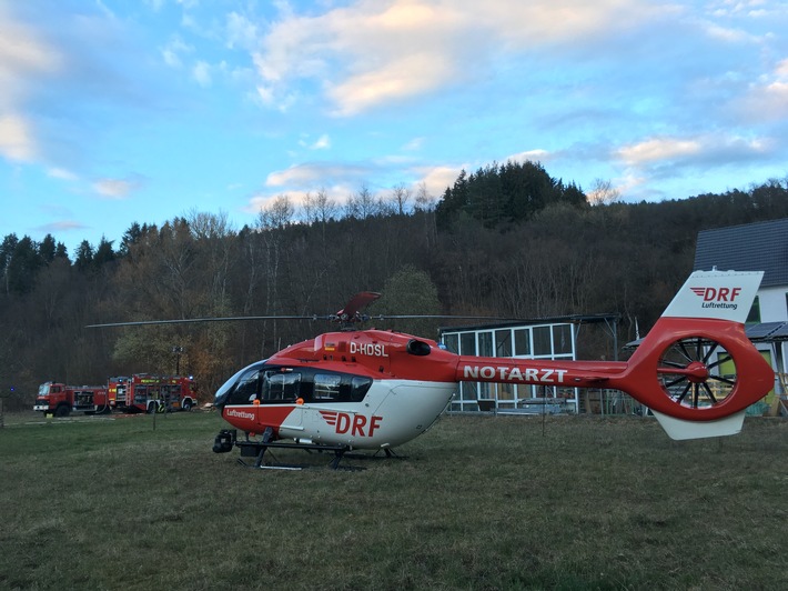 KFV-CW: Schwerer LKW Unfall auf der B28 bei Rohrdorf - Fahrer mit lebensgefährlichen Verletzungen in Klinik gefolgen