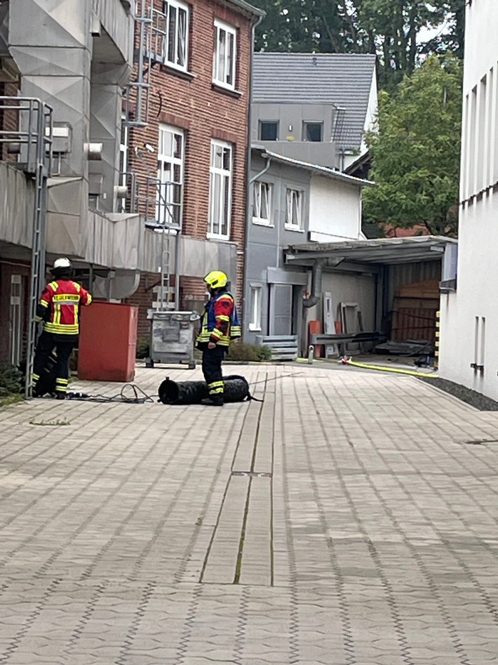 FW-EN: Herdecke - Brand im Industriebetrieb (Erstmeldung)