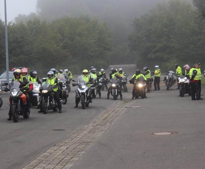 POL-PPTR: 45 Biker sind dann mal weg