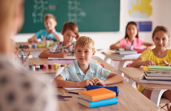 Zum Schulanfang: Kinder mit Neurodermitis für die Schule stärken