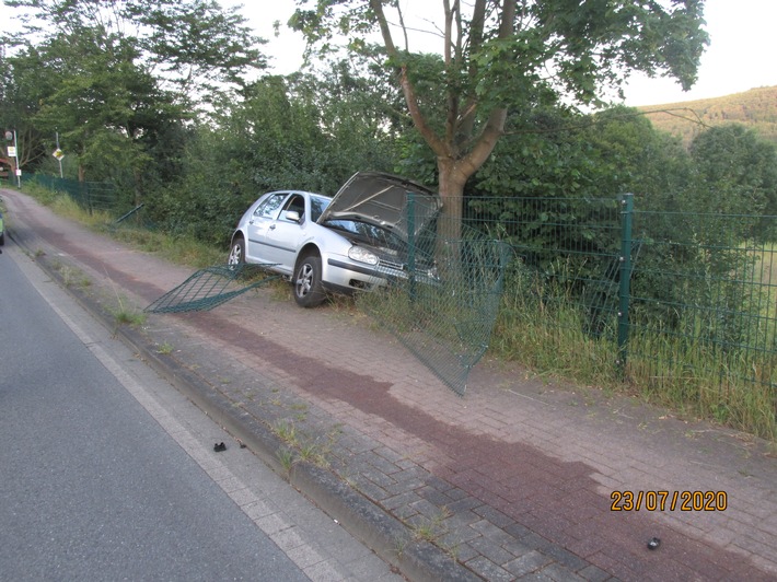 POL-HM: Verkehrsunfall unter Drogeneinwirkung