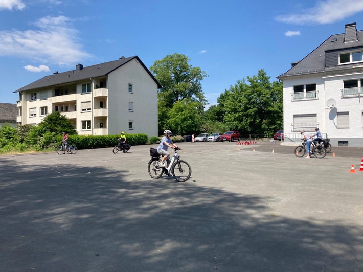 POL-HSK: Pedelectraining in der Le- Puy-Straße