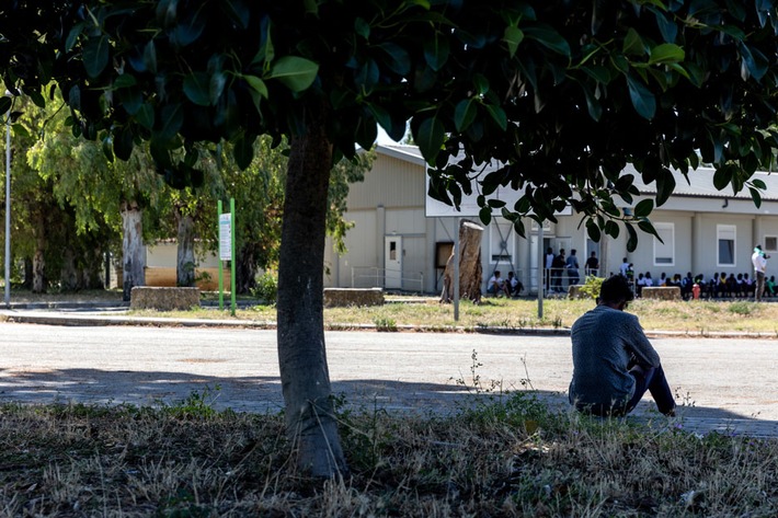 Minderjährige Mittelmeer-Flüchtlinge in Italien: "Verängstigt und orientierungslos" / SOS-Kinderdörfer fordern bessere Bedingungen