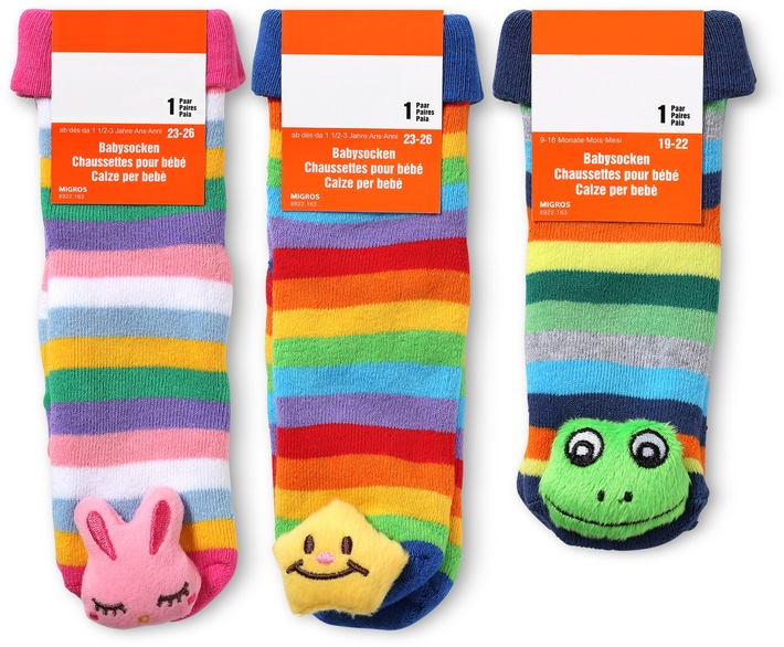 Migros ruft Babysocken mit aufgenähter Rassel zurück