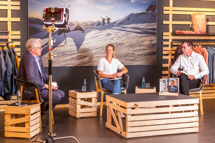 Buch-Talk mit Antje von Dewitz und Gerd Müller über die globalen Fragen unserer Zeit / Der gemeinsame Kampf für ein Lieferkettengesetz