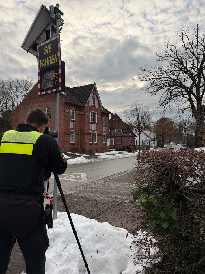 POL-HK: Bad Fallingbostel: Geschwindigkeitsmessung ; Schneverdingen: Unfallflucht; Wietzendorf: Nach Unfall leicht verletzt; Soltau: Unter Alkoholeinfluss am Steuer