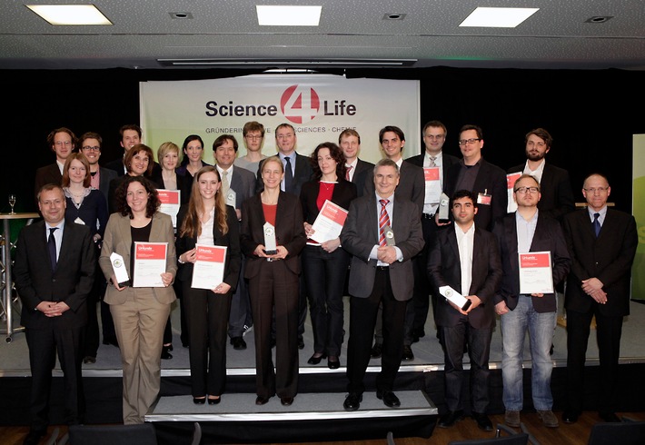 Science4Life: Geschäftsideen für mehr Fortschritt und Lebensqualität / Gewinner der Konzeptphase des Businessplanwettbewerbs 2013 in Berlin prämiert (BILD)
