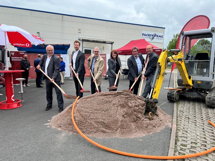 Gigabit-schnelles Internet für rund 2.000 Haushalte und Unternehmen: Glasfaser-Ausbau im Landkreis Sömmerda startet heute