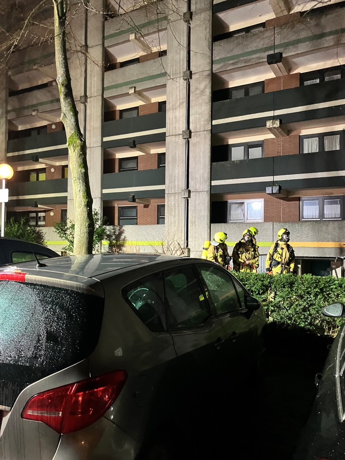 FW Hannover: Feuerwehr löscht zwei Kellerbrände in Hannover-Bemerode