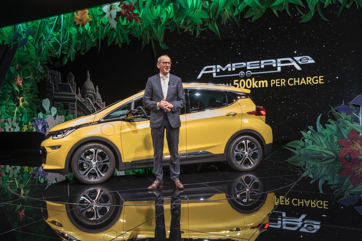 Messestar: Bei Opel dreht sich in Paris alles um den Ampera-e (FOTO)