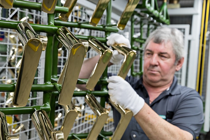 Hansgrohe Group erzielt 2016 Umsatz- und Ergebnisrekord / Umsatzmilliarde mit Qualität, Innovation und Design