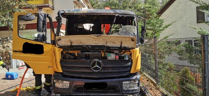 POL-PDNW: Brand von Lkw Führerhaus - kein Personenschaden