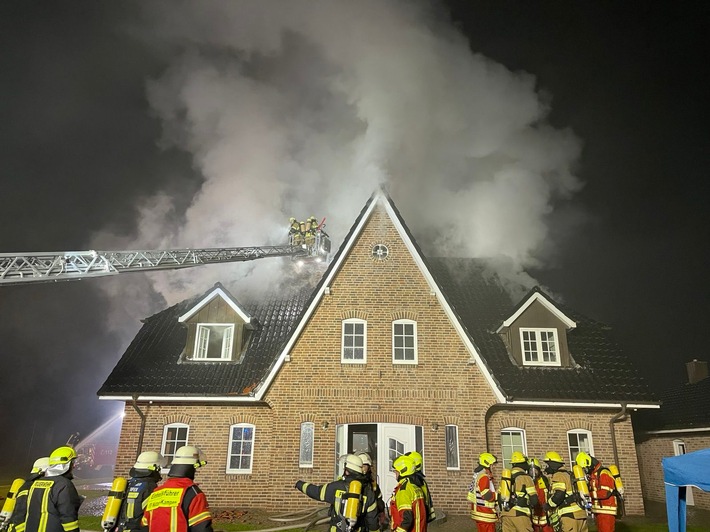 FW-SE: Dachstuhlbrand eines Einfamilienhauses in Lentföhrden