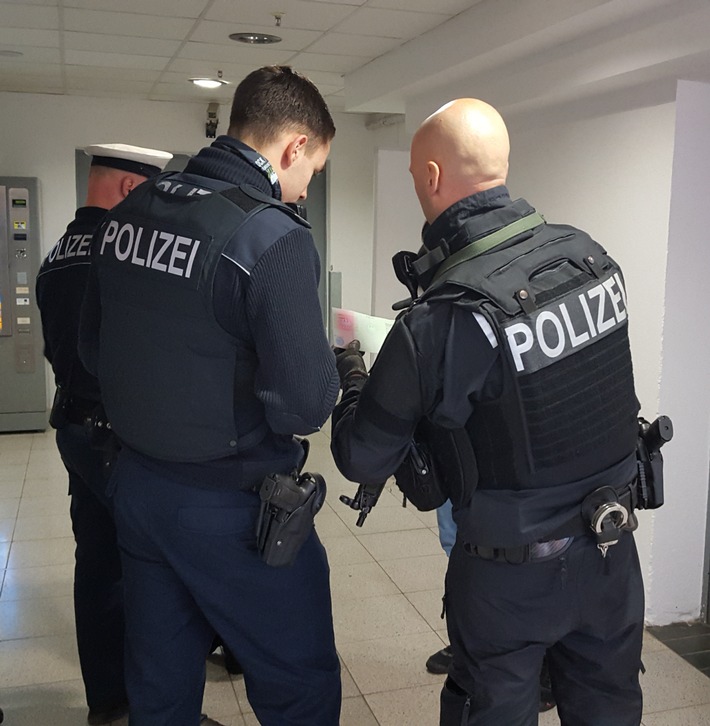 BPOLI MD: Gemeinsame PM der BPOLI Magdeburg und des PR Halle: 35 eingeleitete Ermittlungsverfahren - Verstärkte Fahndungsmaßnahmen der Landes- und Bundespolizei im Bereich des Hauptbahnhofes Halle