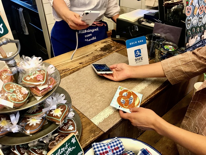 Kulturvermittlung per App: Alipay startet Chinesischen &quot;Travel Guide&quot; für den Münchner Viktualienmarkt