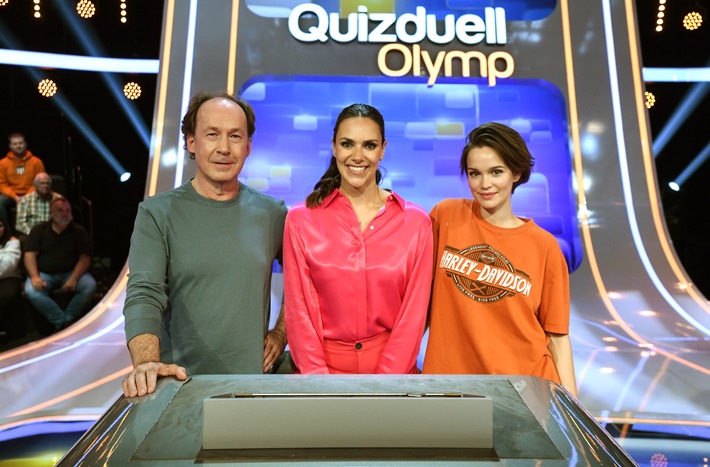 Ku´Damm-Stars gegen den Olymp: Emilia Schüle und Ulrich Noethen raten bei Esther Sedlaczek / "Quizduell-Olymp" am Freitag, 14. Oktober, 18:50 Uhr im Ersten