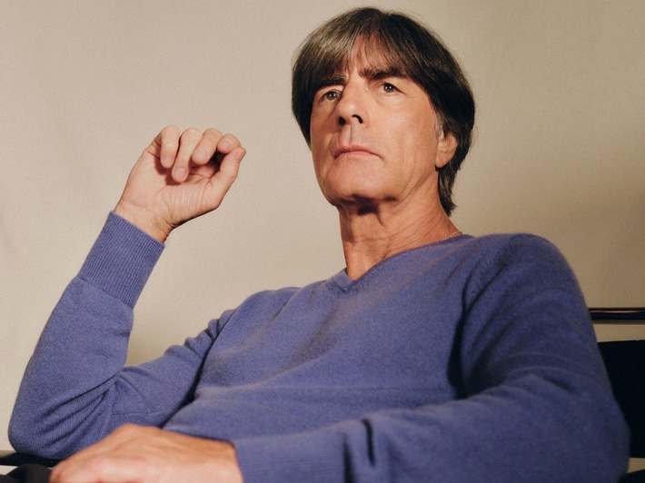 Bei Lidl: Royalblauer Glückspullover von Jogi Löw feiert Comeback / 100 Prozent Kaschmir für nur 49,99 Euro - neue Herbstkollektion von Strenesse Blue in allen Lidl-Filialen und im Onlineshop