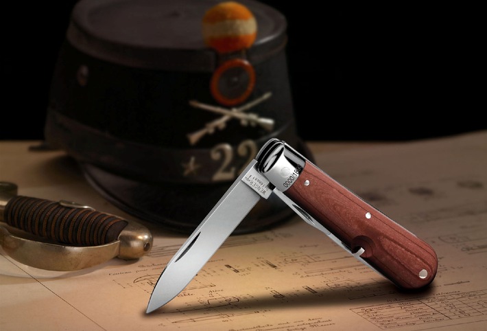 Une légende de la coutellerie helvétique - Réplique du tout premier couteau de soldat fabriqué par Wenger dès 1901