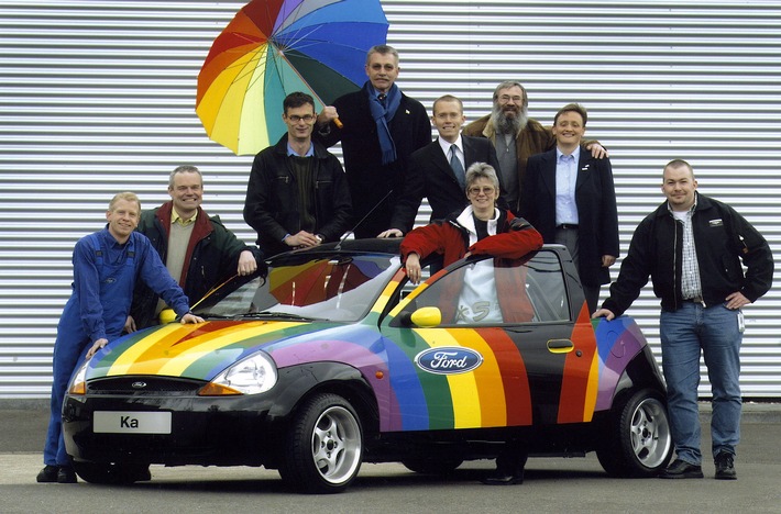 Ford ist Hauptsponsor beim "Europride 2002" am Christopher Street Day in Köln