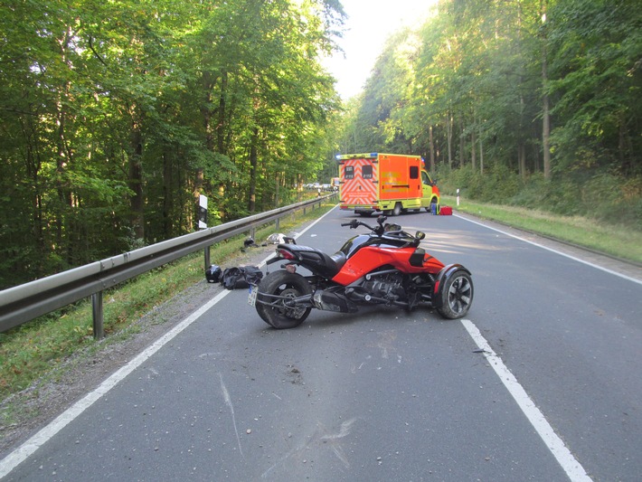 POL-HOL: Frau prallt mit "Trike" gegen die Leitplanke /  Rettungshubschrauber eingesetzt