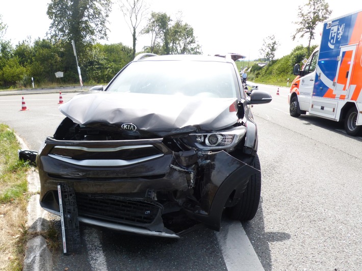 POL-GM: 060819-742:  Fünf Verletzte bei Verkehrsunfall in Lamsfuß