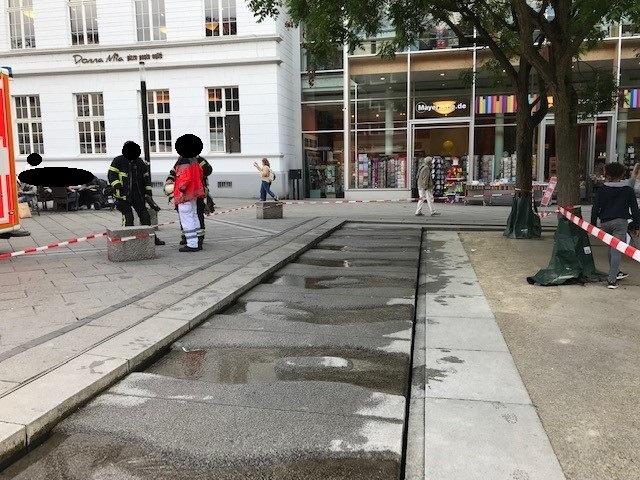 POL-PDTR: TRIER, Kornmarkt, 6-jähriges Mädchen steckt in Wasserlauf fest.