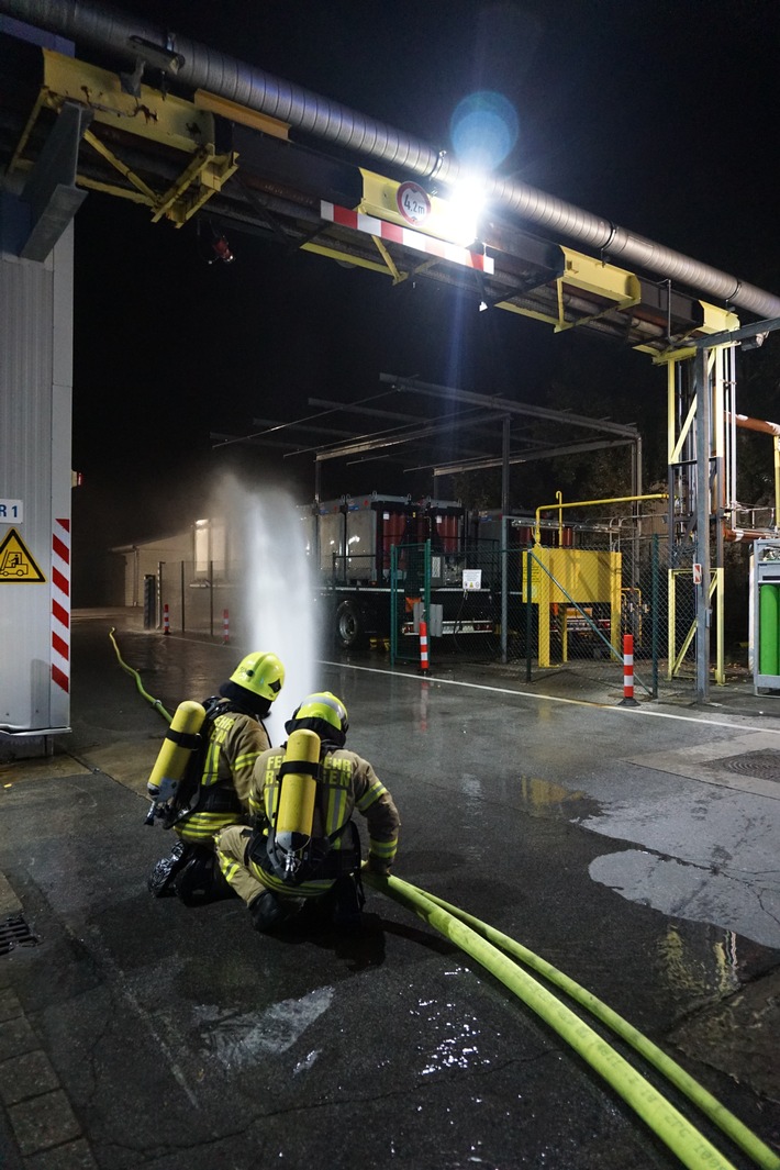 FW Ratingen: Großübung der Feuerwehr Ratingen