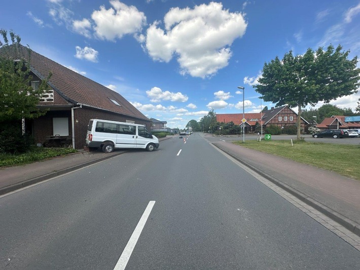 POL-DH: --- Drebber - Mit Gegenverkehr kollidiert ---